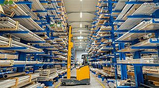 Scaffale cantilever per merci lunghe