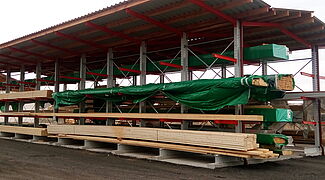 Scaffale cantilever con tetto